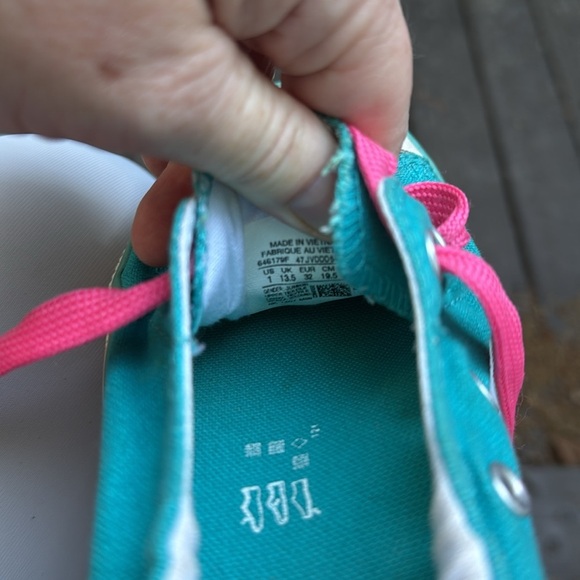 Converse girls teal and pink sneakers size 1 - Picture 7 of 7